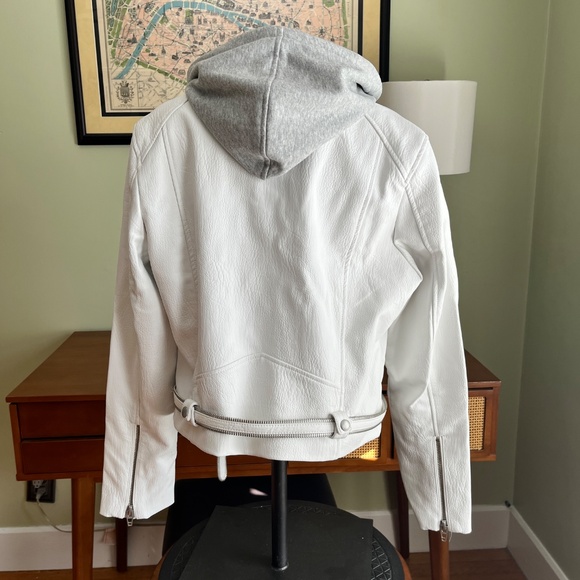 NWT Blank NYC White Vegan Leather Moto Jacket Gray Zip-Out Hood Insert - Picture 3 of 8